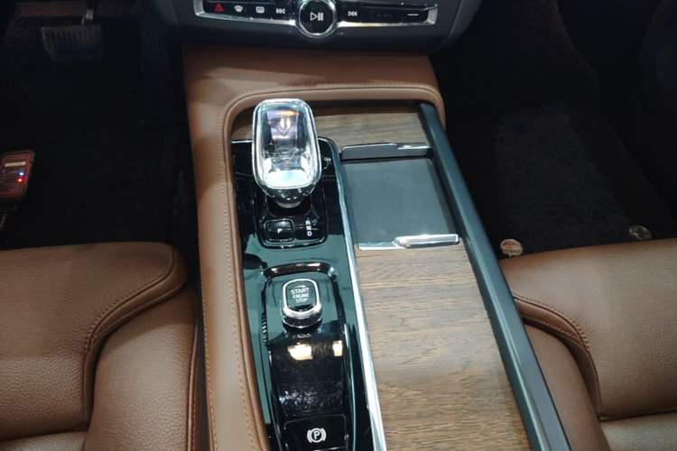 Used Volvo S90 2024 B5 Zhiyuan Luxury Edition Gear Lever