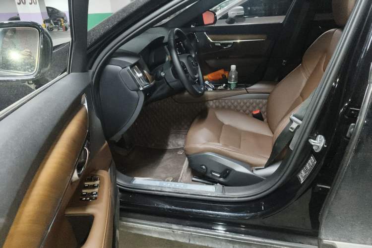 Used Volvo S90 2024 B5 Zhiyi Luxury Edition Interior 3