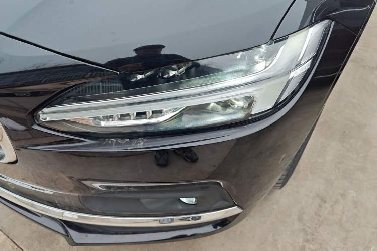 Used Volvo S90 2024 B5 Luxury Smart Edition Left Front Headlight