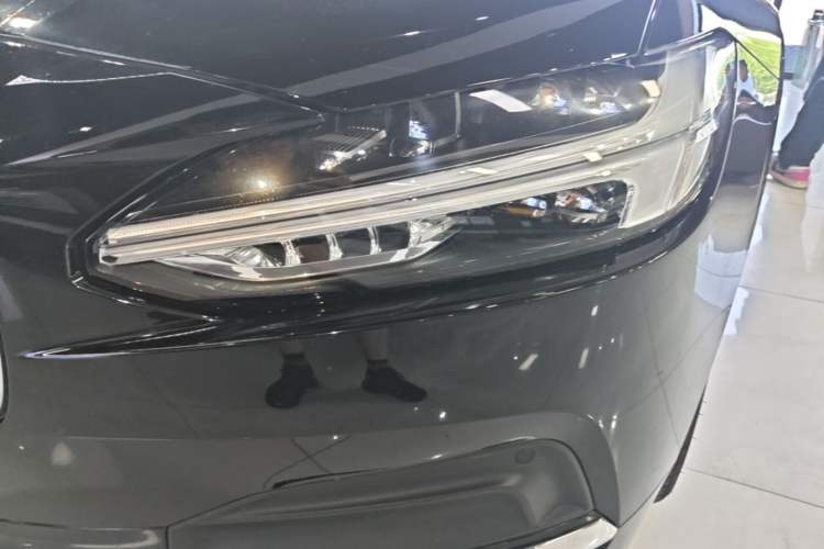 Used Volvo S90 2024 B5 Zhiyuan Luxury Edition Left Front Headlight
