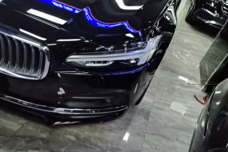 Used Volvo S90 2024 B5 Luxury Smart Edition Left Front Headlight