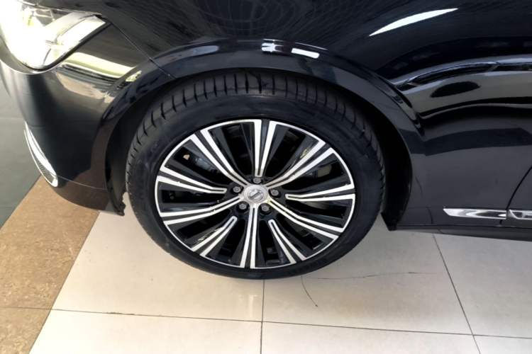 Used Volvo S90 2024 B5 Zhiyuan Luxury Edition Left Front Wheel Hub
