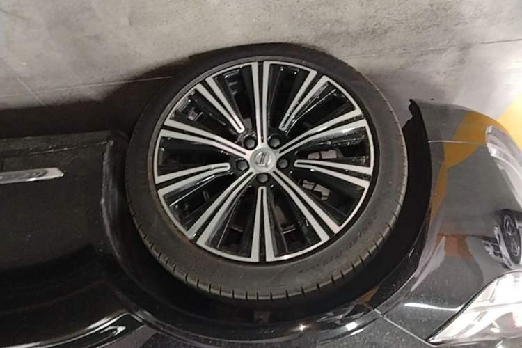 Used Volvo S90 2024 B5 Zhiyuan Luxury Edition Left Front Wheel Hub