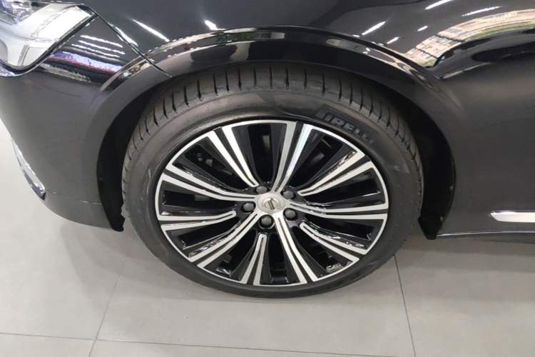 Used Volvo S90 2024 B5 Zhiyuan Luxury Edition Left Front Wheel Hub