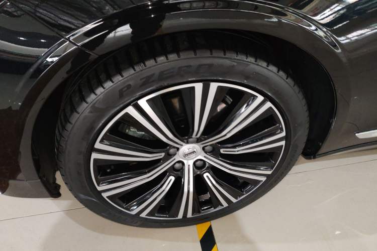 Used Volvo S90 2024 B5 Luxury Smart Edition Left Front Wheel Hub