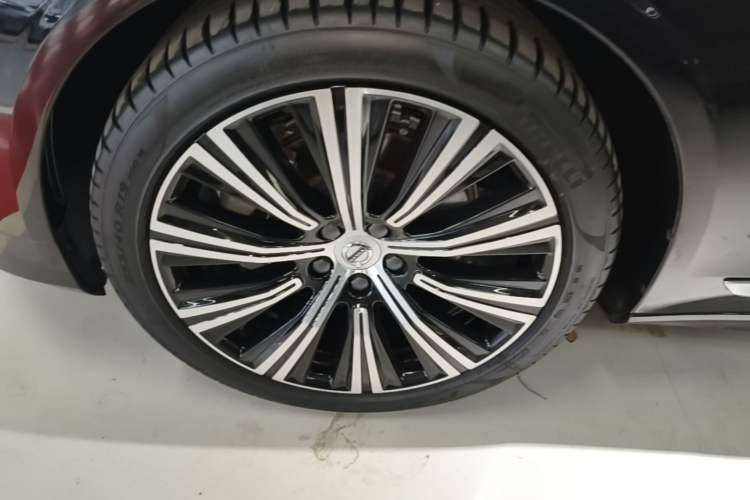 Used Volvo S90 2024 B5 Zhiyuan Luxury Edition Left Front Wheel Hub