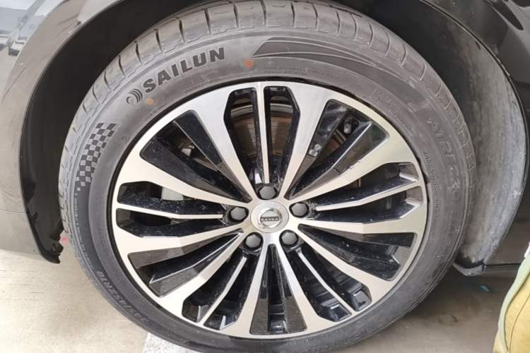 Used Volvo S90 2024 B5 Zhiyi Luxury Edition Left Front Wheel Hub