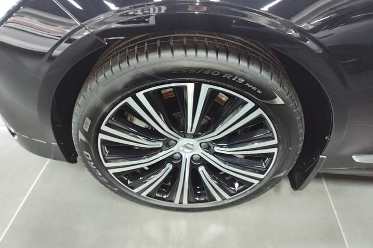 Used Volvo S90 2024 B5 Zhiyuan Luxury Edition Left Front Wheel Hub