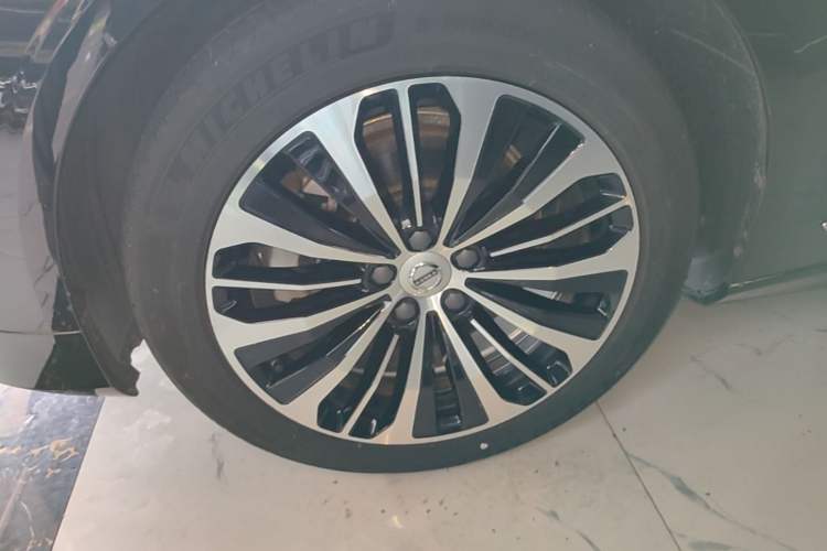 Used Volvo S90 2024 B5 Zhiyi Luxury Edition Left Front Wheel Hub