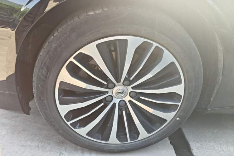 Used Volvo S90 2024 B5 Zhiyi Luxury Edition Left Front Wheel Hub