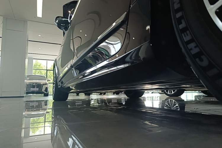 Used Volvo S90 2024 B5 Zhiyi Luxury Edition Left Side Sill