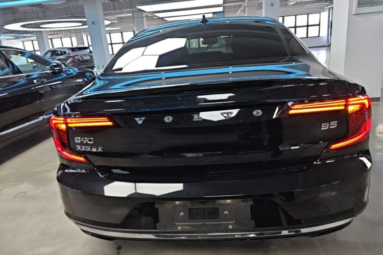 Used Volvo S90 2024 B5 Zhiyuan Luxury Edition Rear