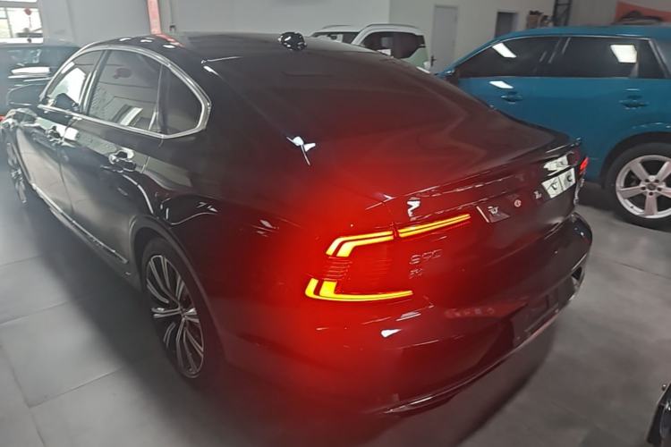 Used Volvo S90 2024 B5 Luxury Smart Edition Rear Left 45 Deg