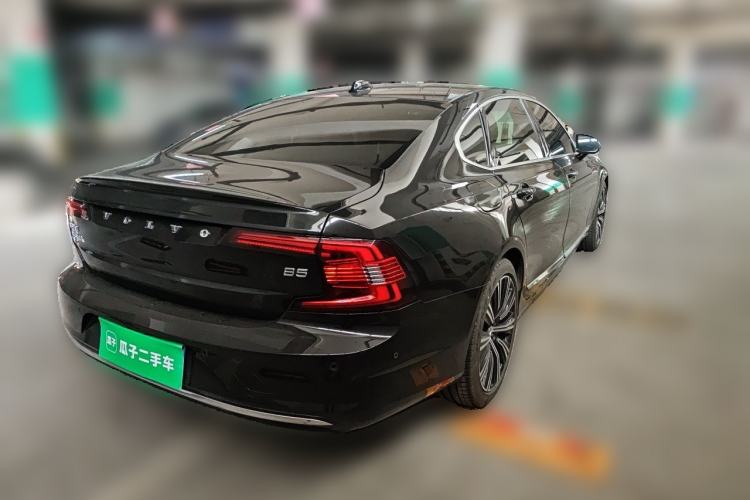 Used Volvo S90 2024 B5 Luxury Smart Edition Rear Right 45 Deg