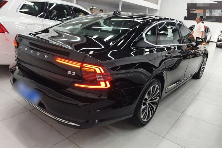 Used Volvo S90 2024 B5 Zhiyi Luxury Edition Rear Right 45 Deg