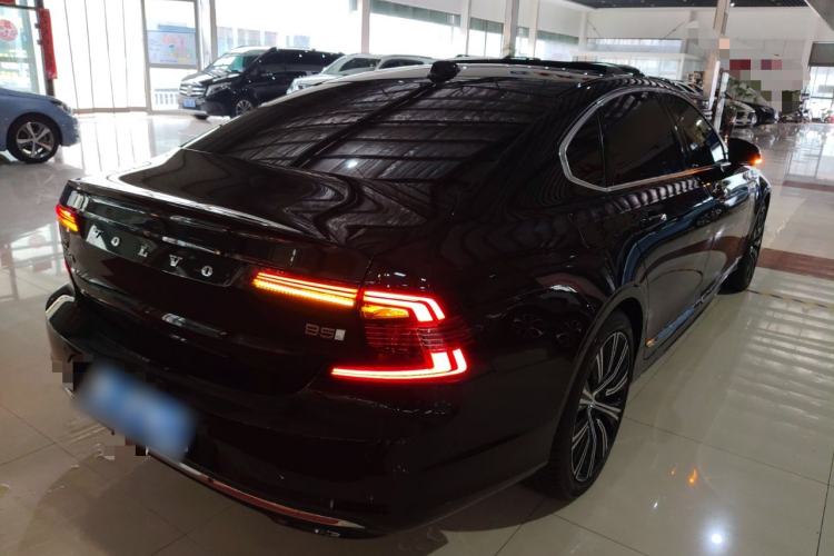 Used Volvo S90 2024 B5 Luxury Smart Edition Rear Right 45 Deg