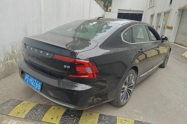 Used Volvo S90 2024 B5 Zhiyi Luxury Edition Rear Right 45 Deg
