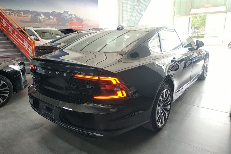 Used Volvo S90 2024 B5 Zhiyi Luxury Edition Rear Right 45 Deg