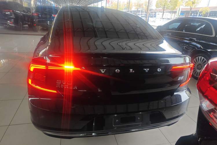 Used Volvo S90 2024 B5 Zhiyuan Luxury Edition Rear