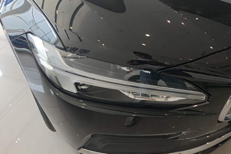 Used Volvo S90 2024 B5 Zhiyi Luxury Edition Right Front Headlight