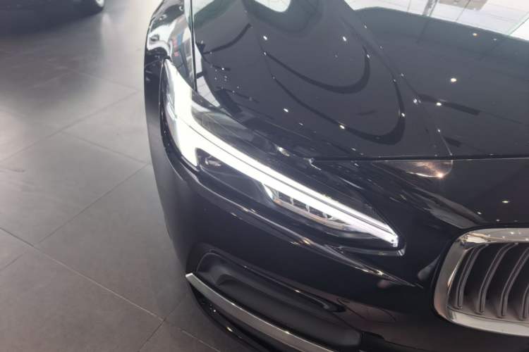 Used Volvo S90 2024 B5 Zhiyi Luxury Edition Right Front Headlight