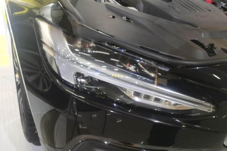 Used Volvo S90 2024 B5 Zhiyuan Luxury Edition Right Front Headlight