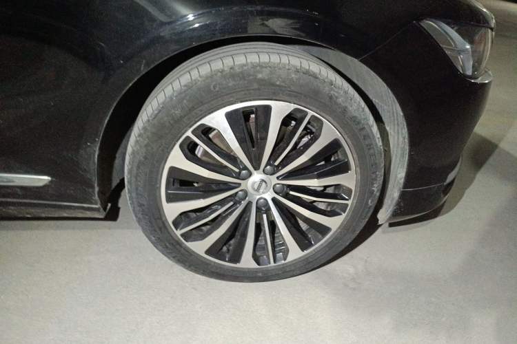 Used Volvo S90 2024 B5 Zhiyi Luxury Edition Right Front Wheel Hub