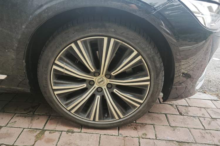 Used Volvo S90 2024 B5 Zhiyuan Luxury Edition Right Front Wheel Hub