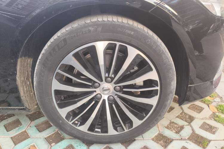 Used Volvo S90 2024 B5 Zhiyi Luxury Edition Right Front Wheel Hub