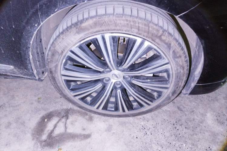 Used Volvo S90 2024 B5 Zhiyuan Luxury Edition Right Front Wheel Hub