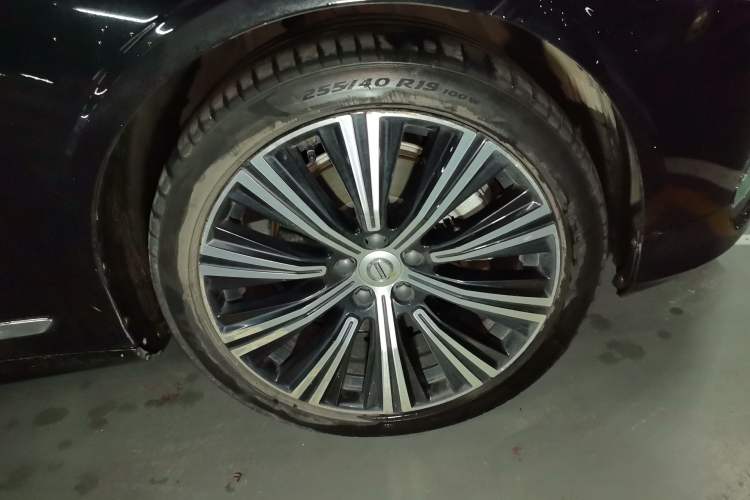 Used Volvo S90 2024 B5 Zhiyuan Luxury Edition Right Front Wheel Hub