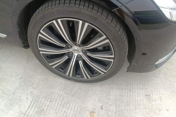 Used Volvo S90 2024 B5 Zhiyuan Luxury Edition Right Front Wheel Hub