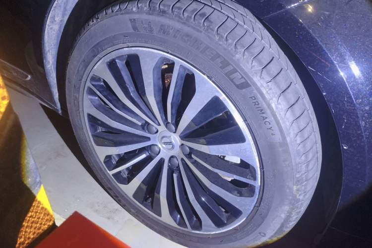 Used Volvo S90 2024 B5 Zhiyi Luxury Edition Right Front Wheel Hub