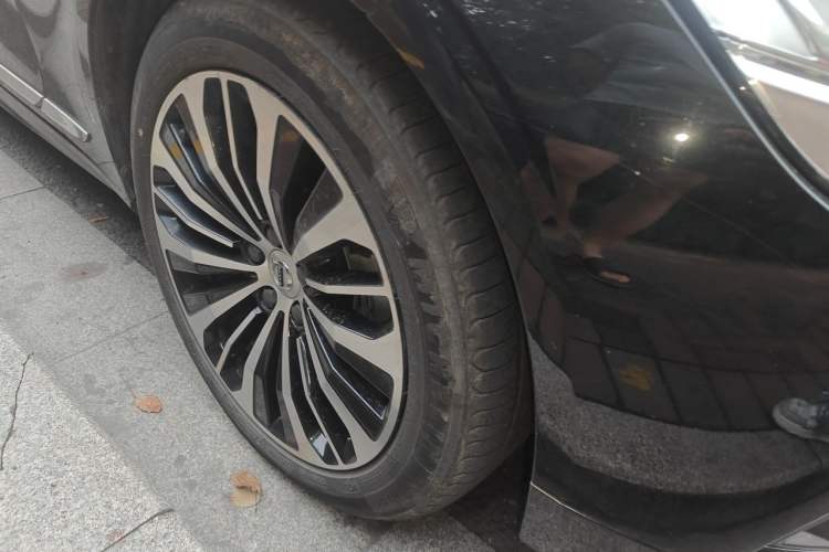 Used Volvo S90 2024 B5 Zhiyi Luxury Edition Right Front Wheel Hub