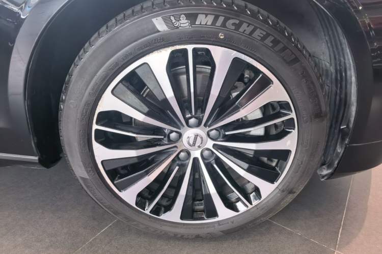 Used Volvo S90 2024 B5 Zhiyi Luxury Edition Right Front Wheel Hub