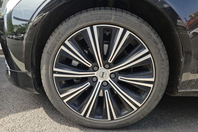 Used Volvo S90 2024 B5 Zhiyuan Luxury Edition Right Front Wheel Hub