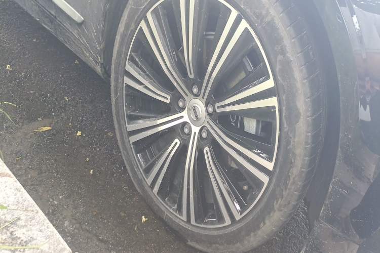 Used Volvo S90 2024 B5 Zhiyuan Luxury Edition Right Front Wheel Hub
