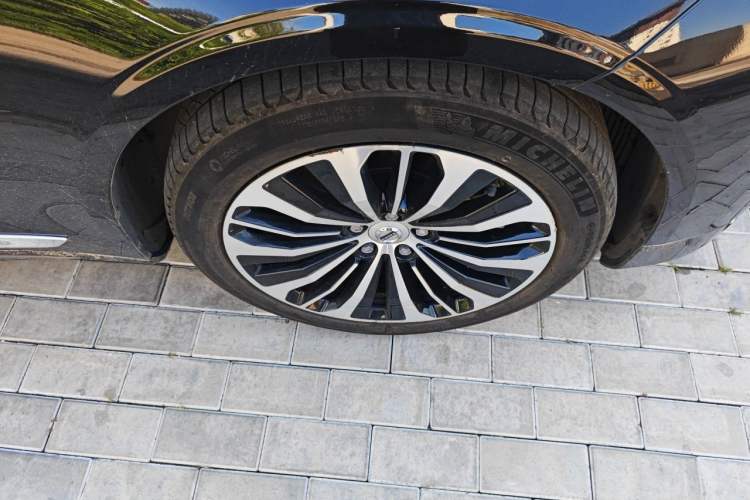 Used Volvo S90 2024 B5 Zhiyi Luxury Edition Right Front Wheel Hub