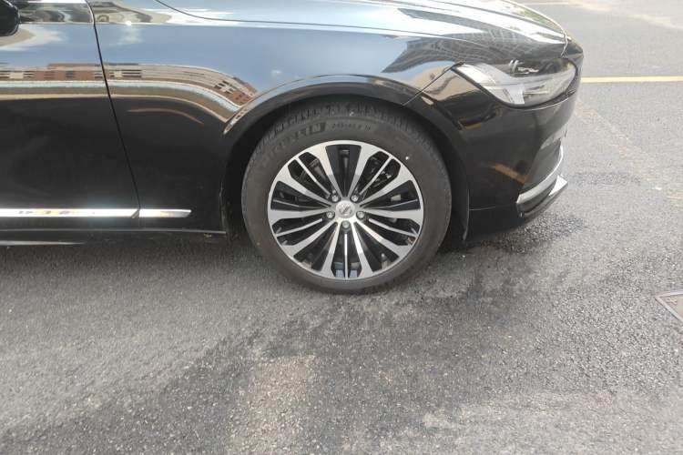 Used Volvo S90 2024 B5 Zhiyi Luxury Edition Right Front Wheel Hub
