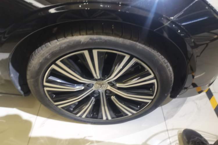 Used Volvo S90 2024 B5 Zhiyuan Luxury Edition Right Front Wheel Hub