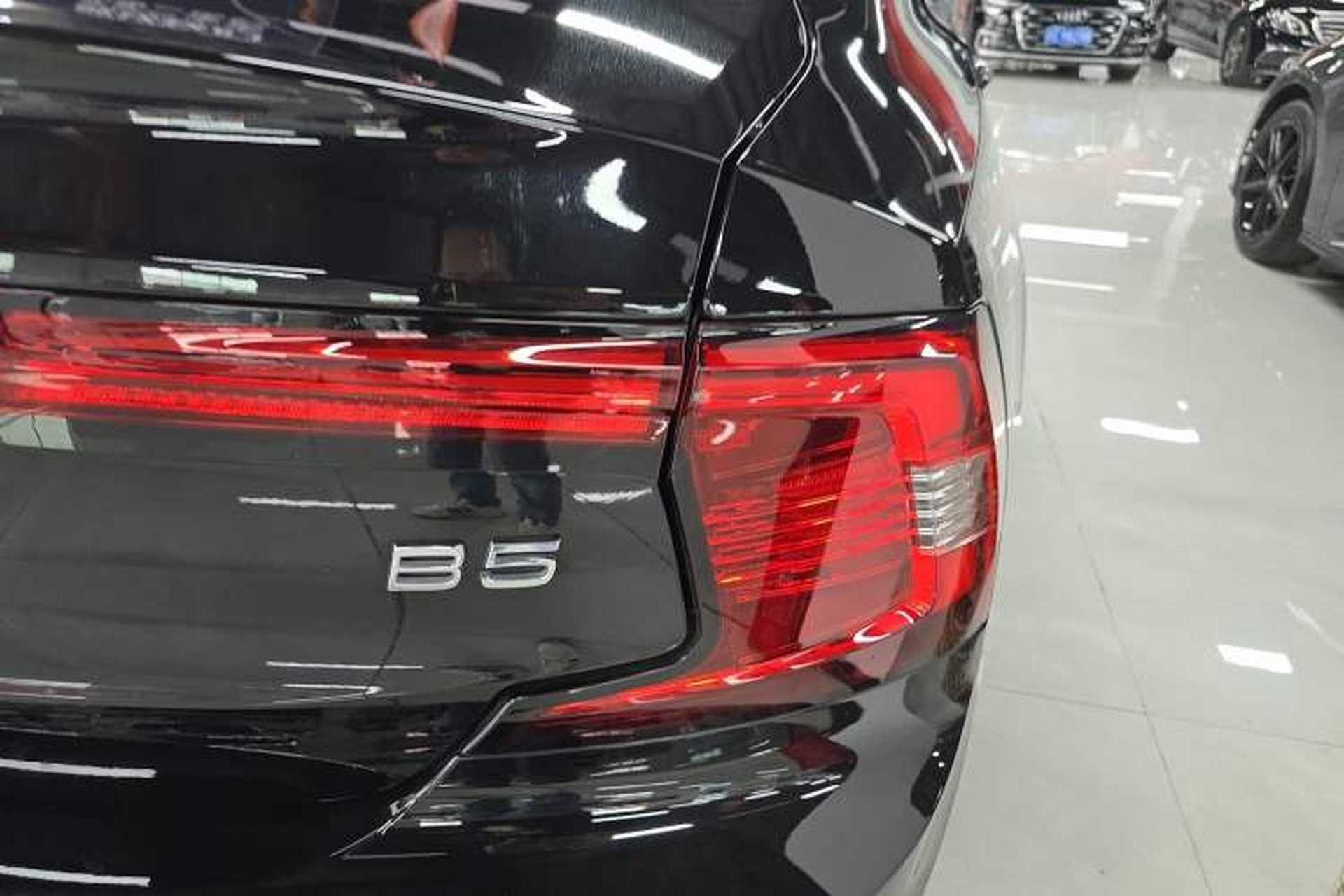 Used Volvo S90 2024 B5 Zhiyi Luxury Edition Right Rear Taillight