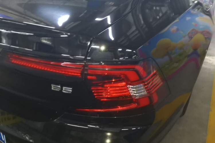 Used Volvo S90 2024 B5 Zhiyi Luxury Edition Right Rear Taillight