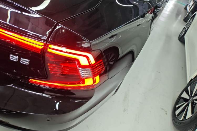 Used Volvo S90 2024 B5 Zhiyi Luxury Edition Right Rear Taillight