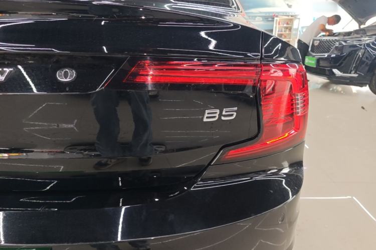 Used Volvo S90 2024 B5 Zhiyi Luxury Edition Right Rear Taillight