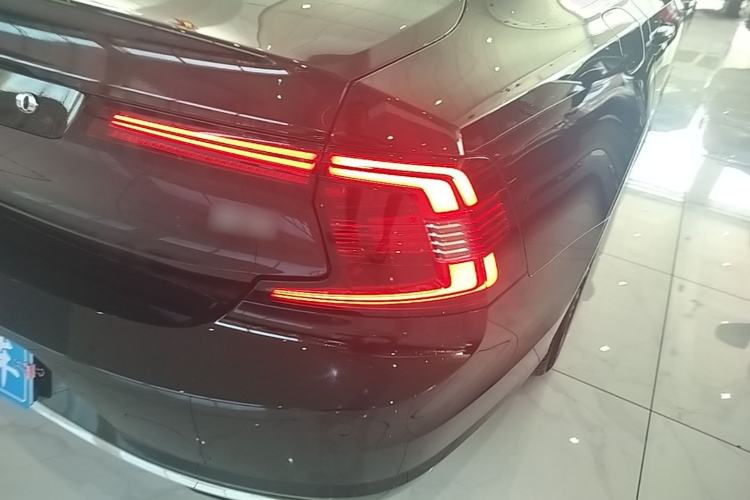 Used Volvo S90 2024 B5 Zhiyi Luxury Edition Right Rear Taillight