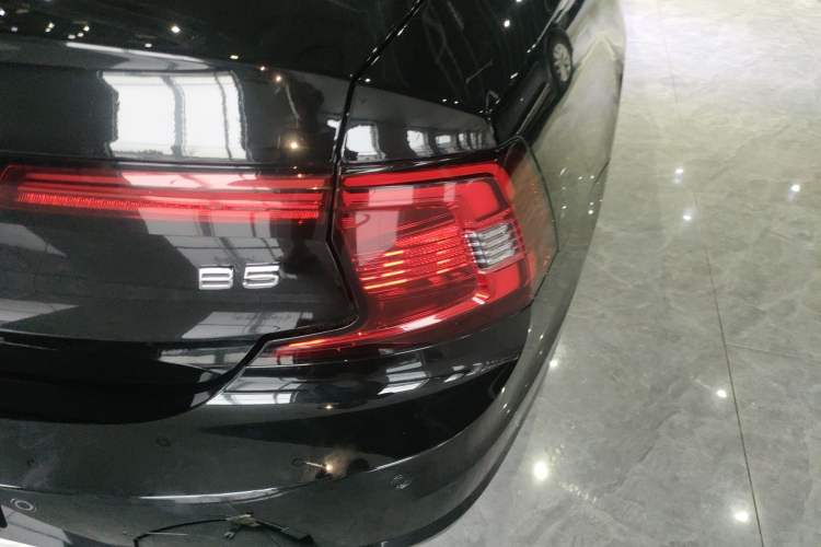 Used Volvo S90 2024 B5 Zhiyuan Luxury Edition Right Rear Taillight