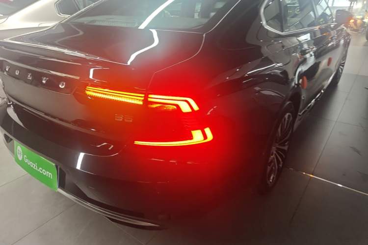 Used Volvo S90 2024 B5 Zhiyi Luxury Edition Right Rear Taillight