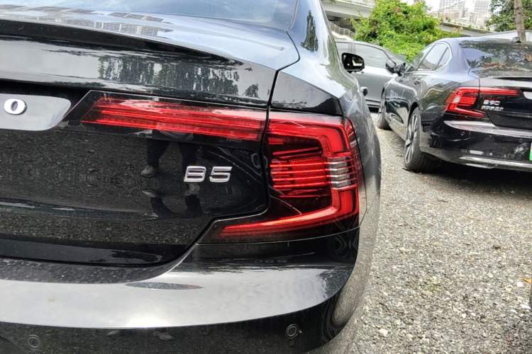 Used Volvo S90 2024 B5 Zhiyi Luxury Edition Right Rear Taillight