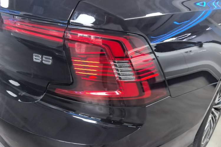 Used Volvo S90 2024 B5 Zhiyi Luxury Edition Right Rear Taillight
