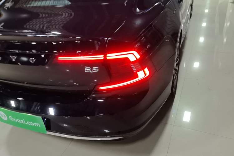 Used Volvo S90 2024 B5 Zhiyi Luxury Edition Right Rear Taillight